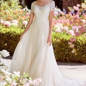 Wedding Dress- Designer Lace&Tulle Rebecca Ingram!